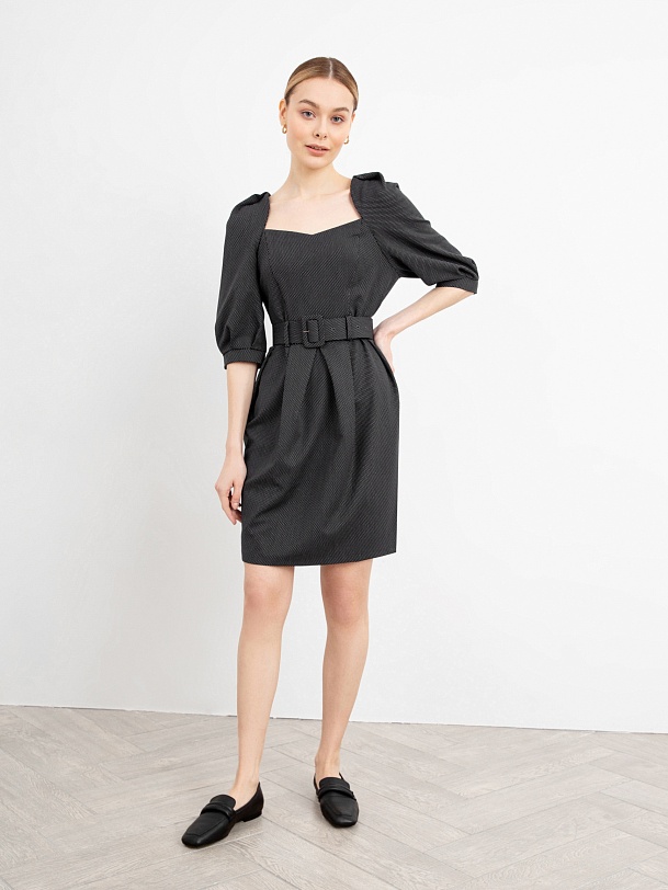 Платье короткое с поясом
