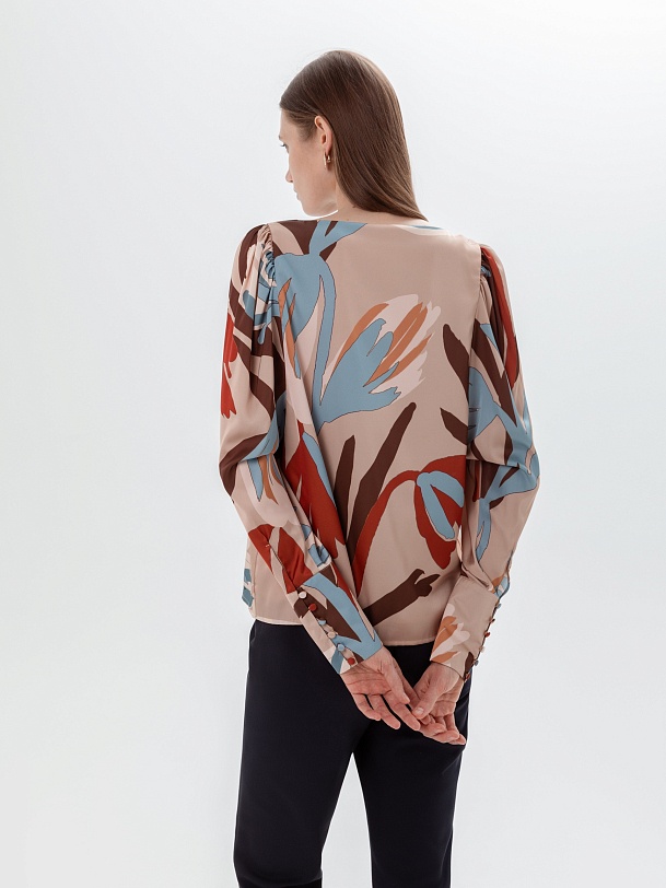 Полуприлегающая блуза с длинным рукавом