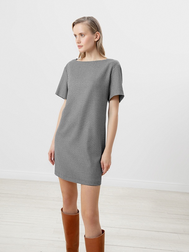 Платье из костюмной ткани длины мини