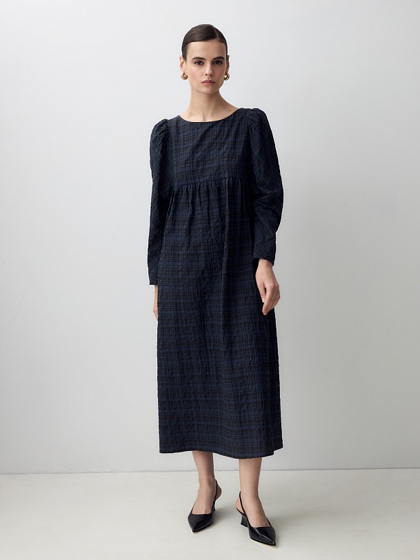 Свободное платье из фактурной ткани в клетку