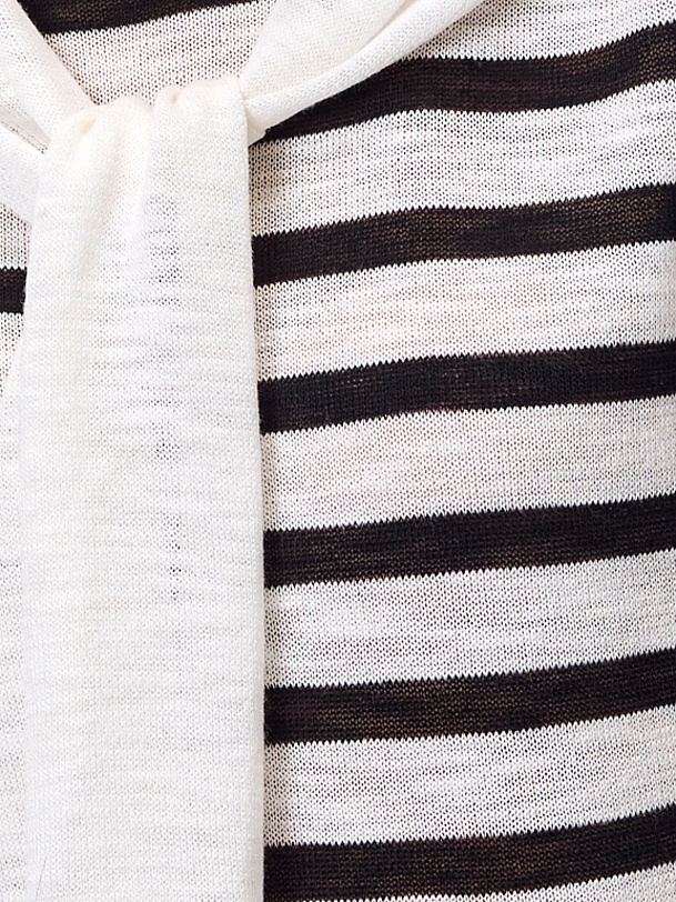 Джемпер из вискозы с воротником гюйс