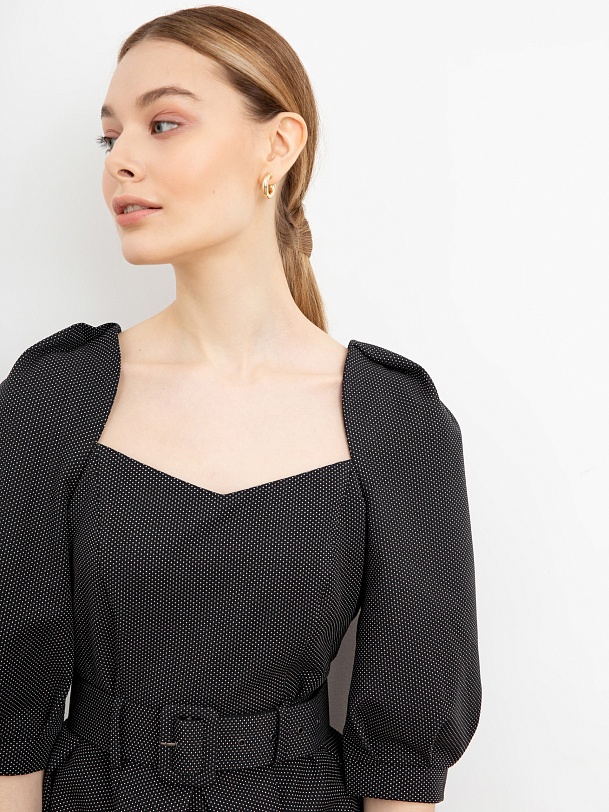 Платье короткое с поясом