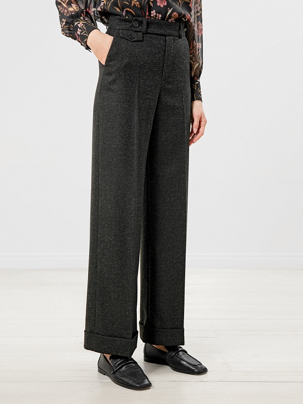 Прямые брюки из костюмной ткани со стрелками