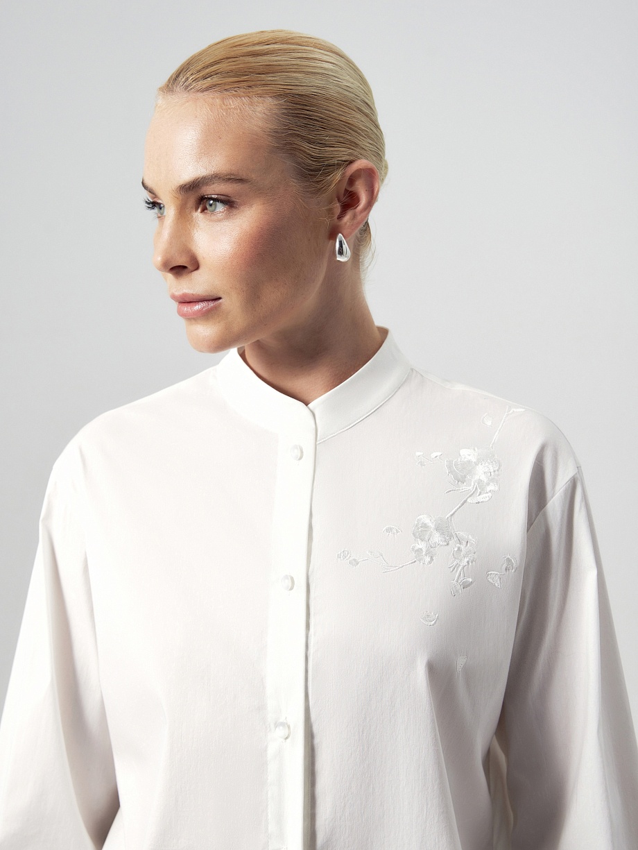 Блуза из хлопка с вышивкой