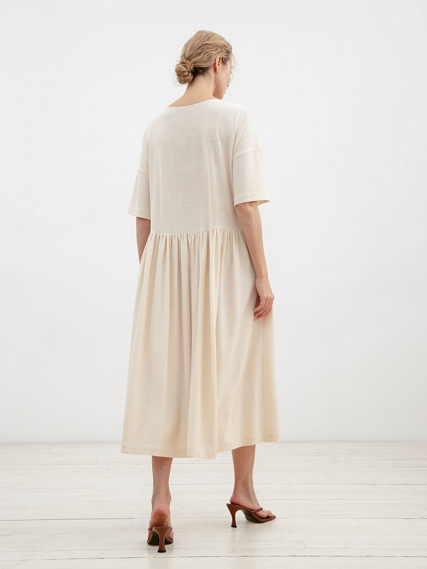 Летнее платье свободного кроя