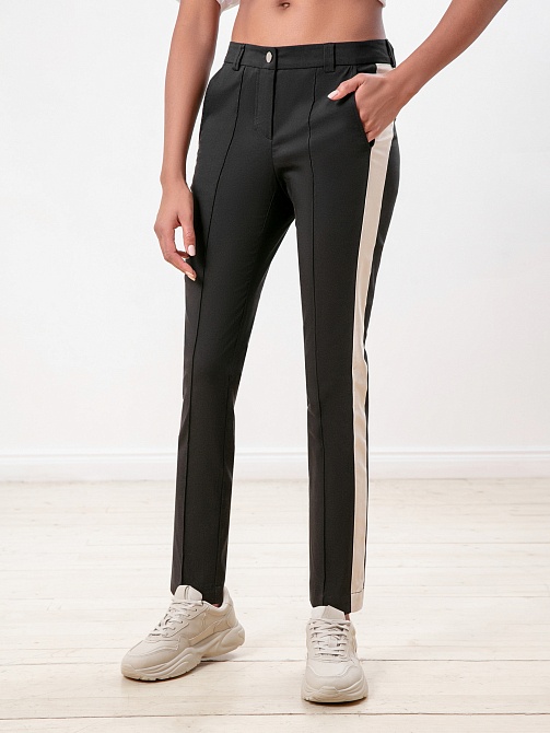 Зауженные брюки черные с белой полосой