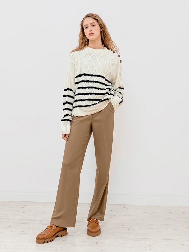 Свободный джемпер из вязаного трикотажа