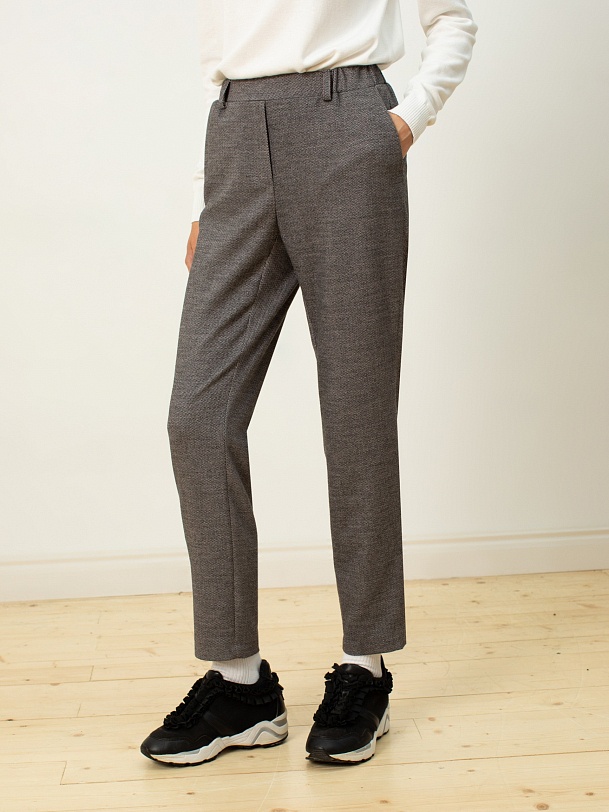 Брюки женские зауженного силуэта