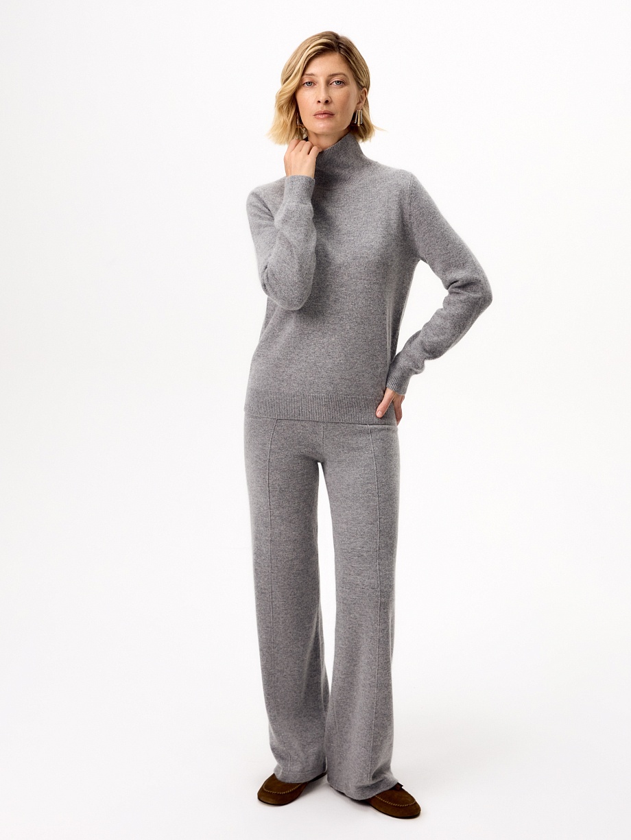 Костюм вязаный из шерсти с ангорой