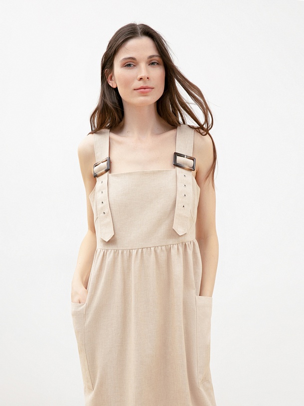 Платье на бретельках летнее