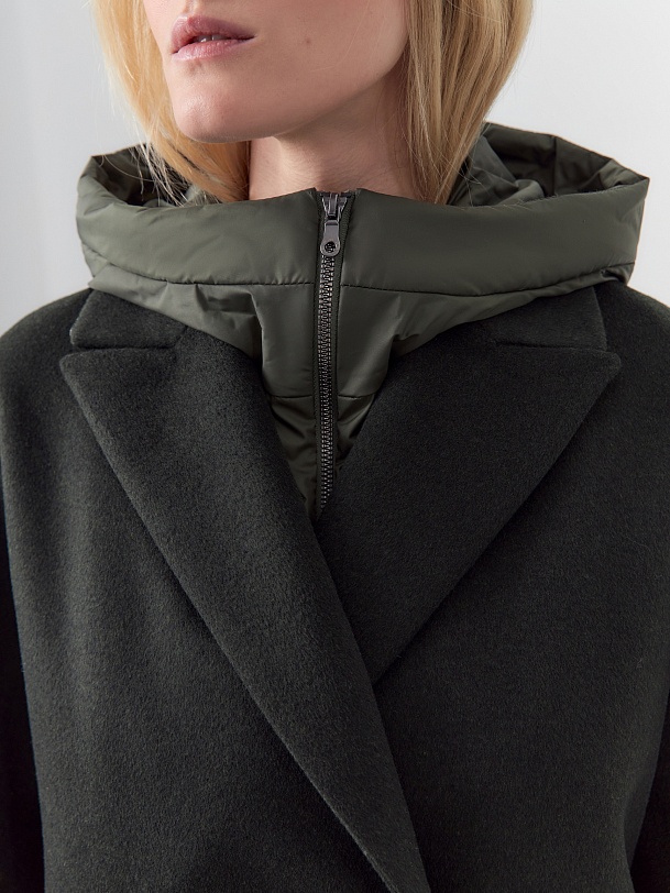 Шерстяное пальто с мембраной и утеплённой спинкой