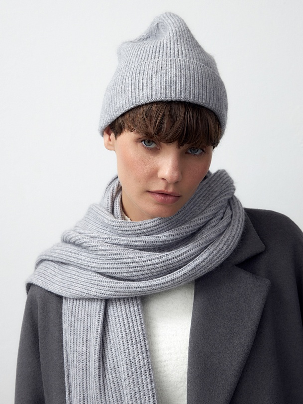 Шапка бини фактурной вязки с ангорой