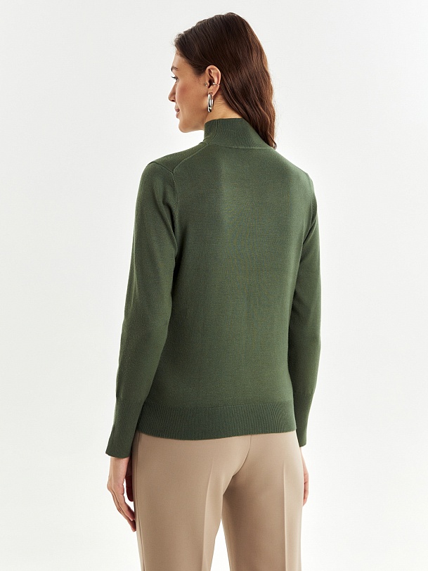 Водолазка из вискозной пряжи