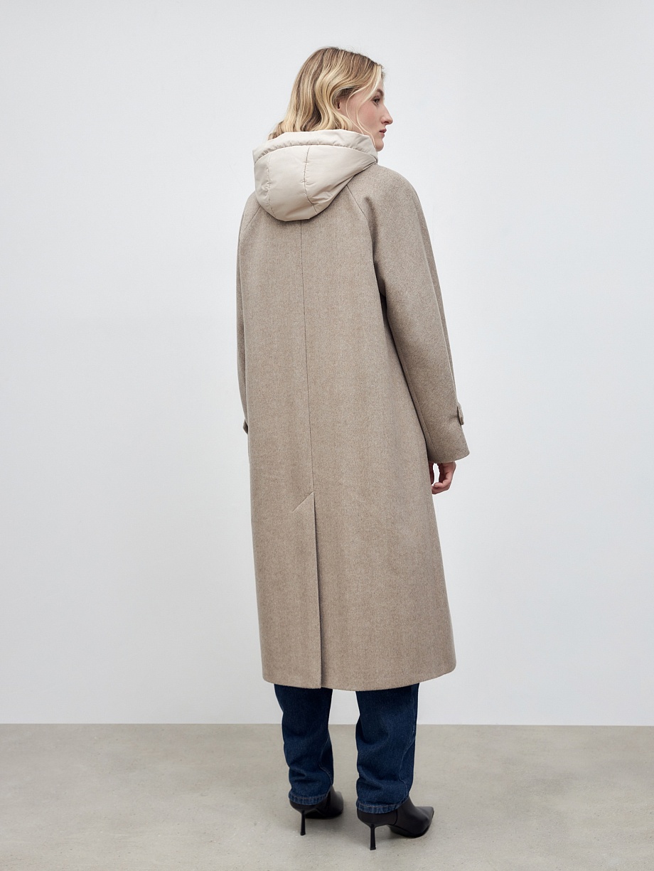 Шерстяное пальто с мембраной и утеплённой спинкой