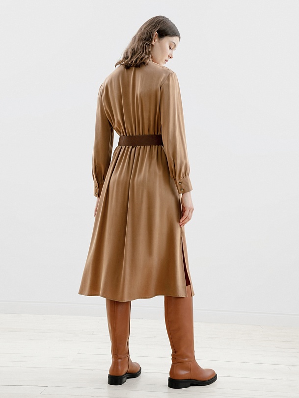 Приталенное платье из 100% вискозы