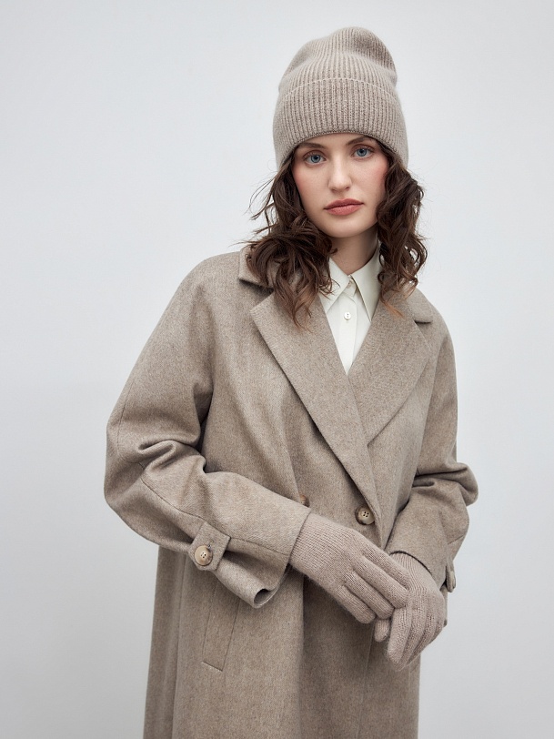 Вязаная шапка-бини с ангорой