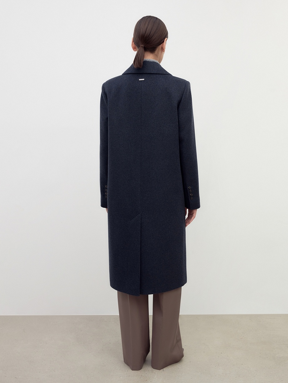 Шерстяное пальто с мембраной и утеплённой спинкой
