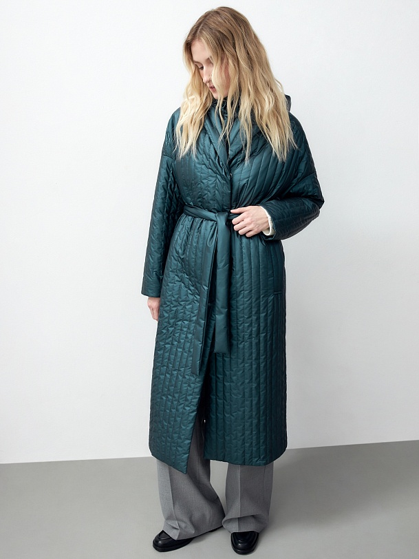 Стёганое пальто с мембраной и съёмным капюшоном