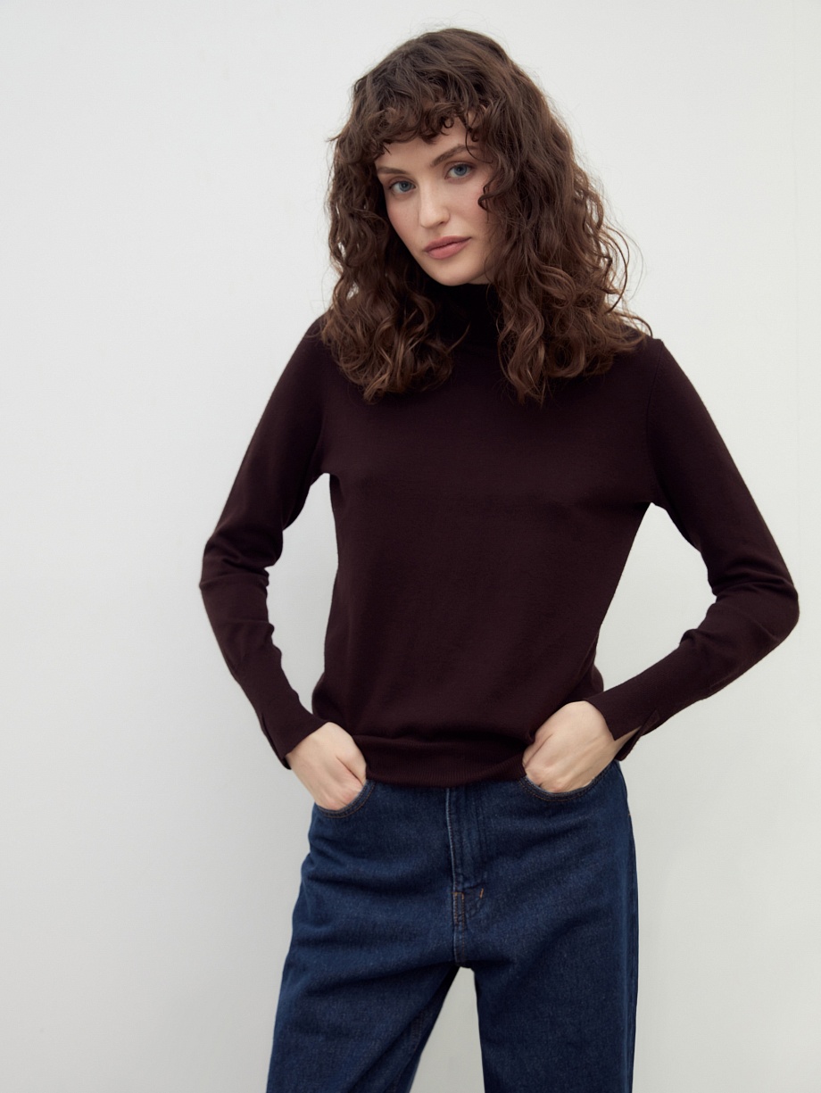 Водолазка с разрезами на рукавах