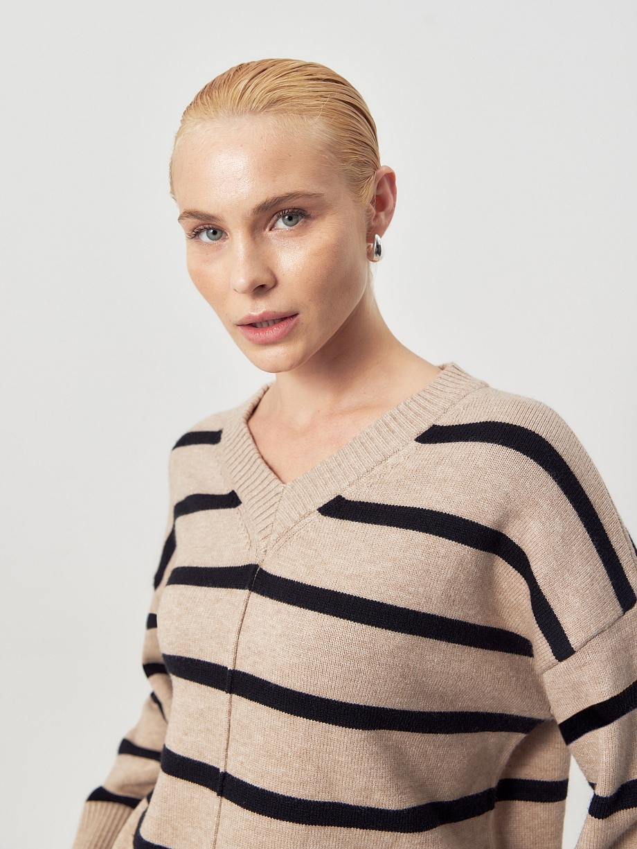 Джемпер из вискозы с шерстью