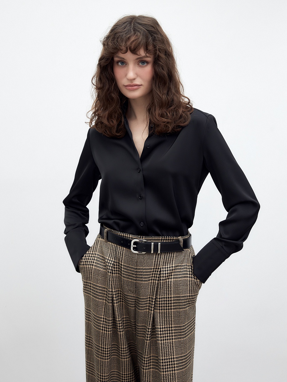 Блуза из атласной ткани с острым воротником