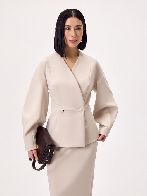 Приталенный жакет