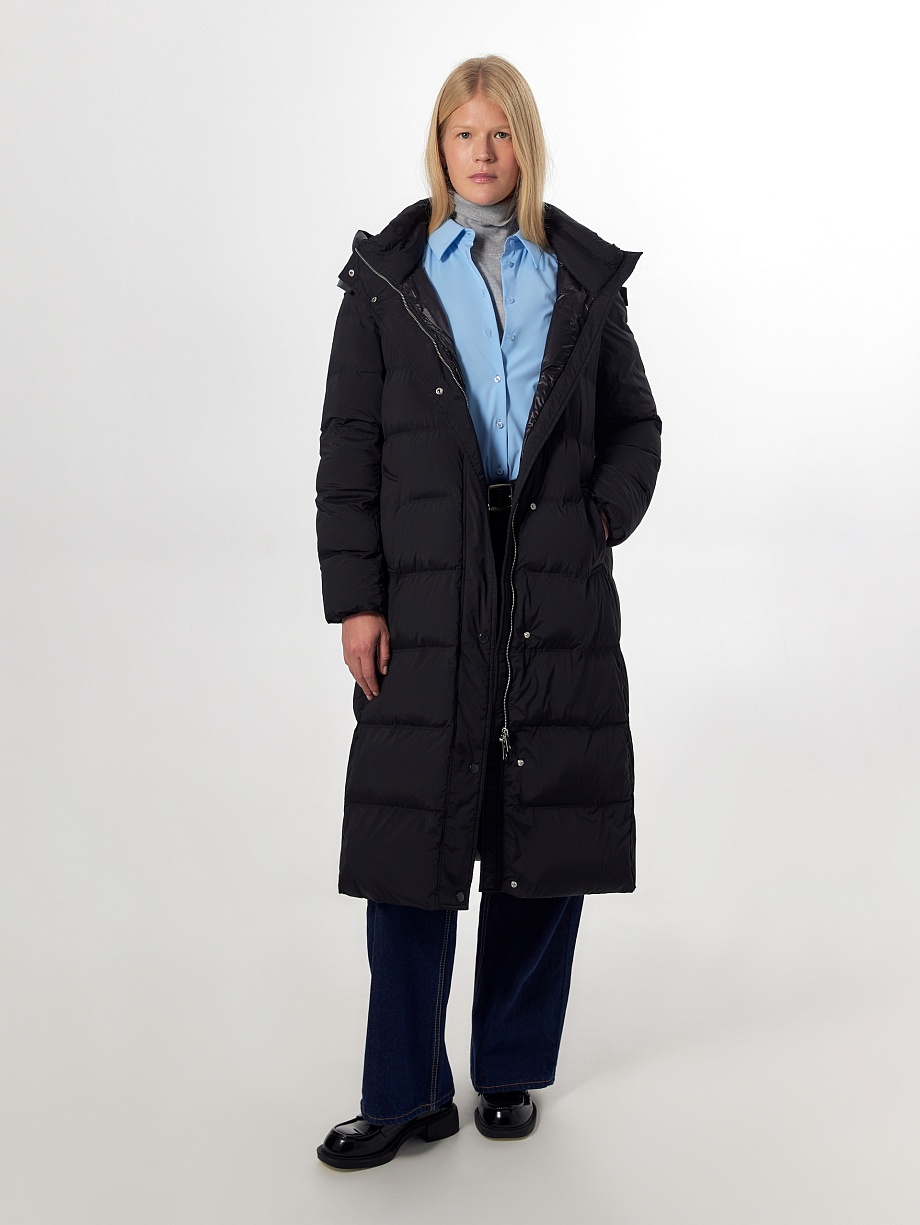 Пальто зимнее стеганое с капюшоном