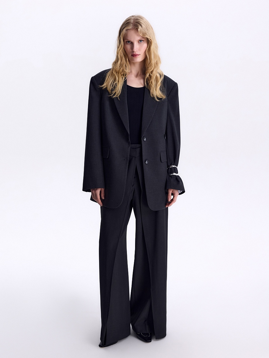 Жакет с асимметричной пуговицей