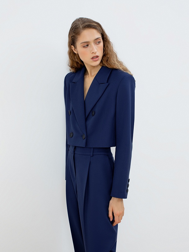 Укороченный двубортный жакет