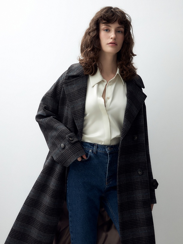 Шерстяное пальто с мембраной и утеплённой спинкой