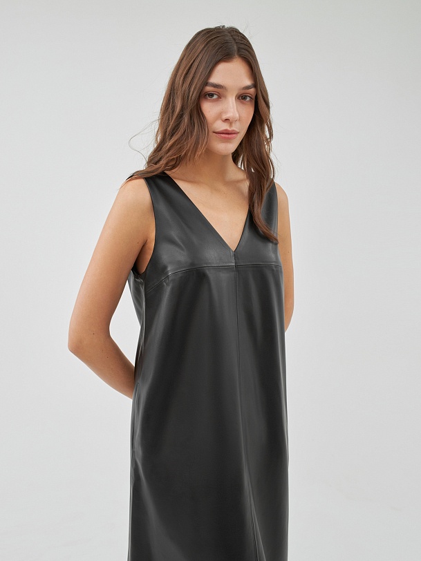 Платье-сарафан из экокожи