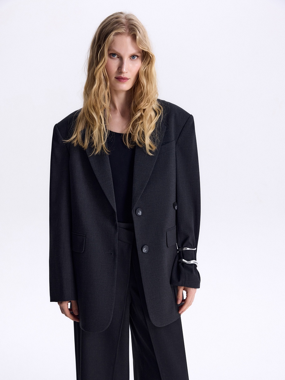 Жакет с асимметричной пуговицей