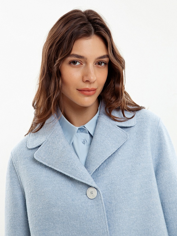 Демисезонное полупальто из шерсти