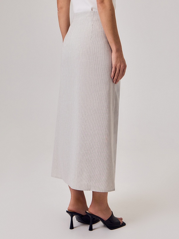 Юбка на запах из льняной ткани