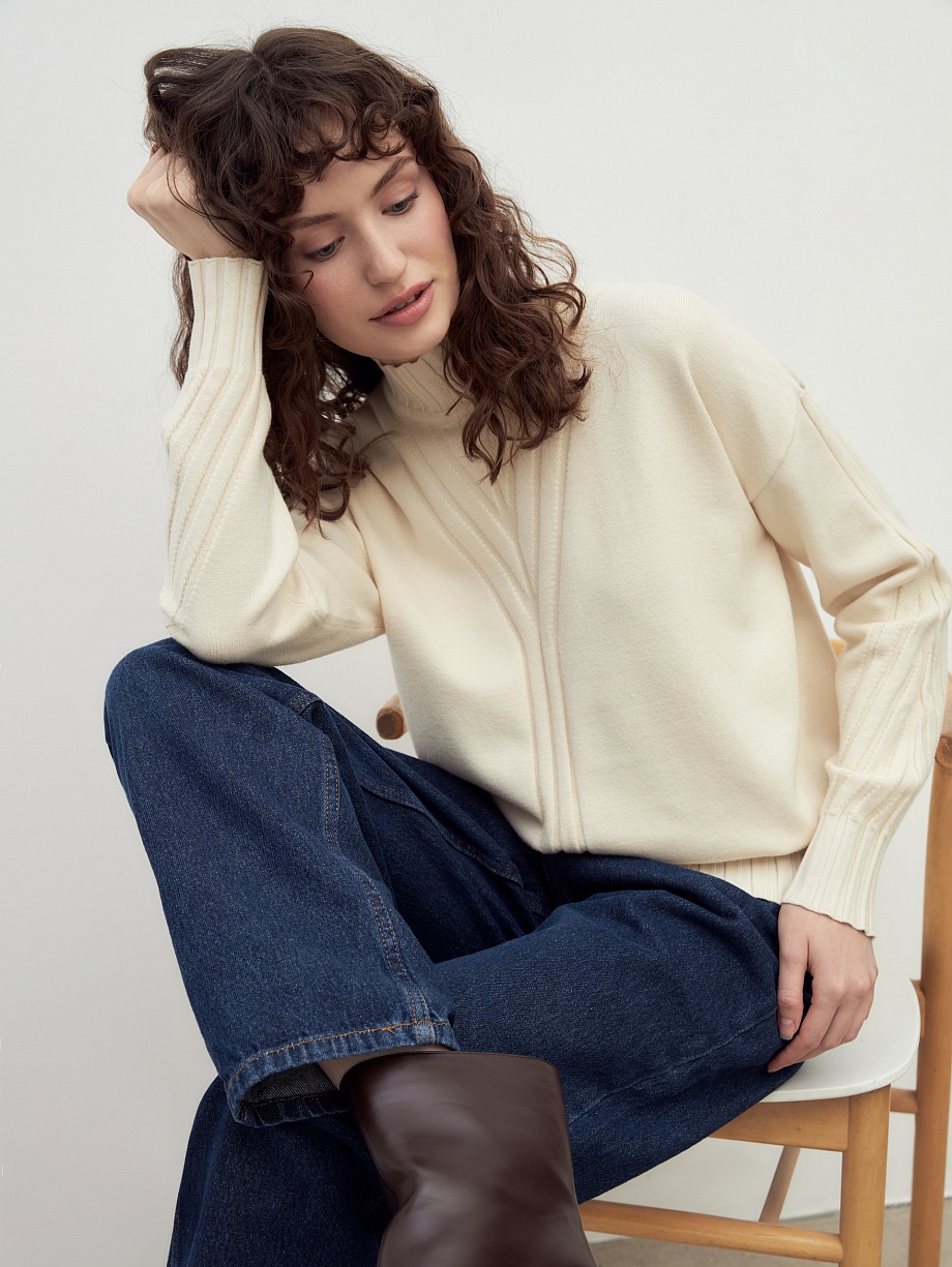 Свитер из вискозы и овечьей шерсти