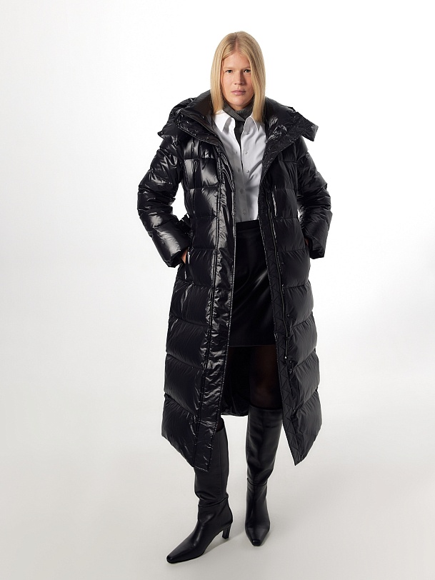 Пуховик с мембраной и утеплителем 90% пух и 10% перо и капюшоном