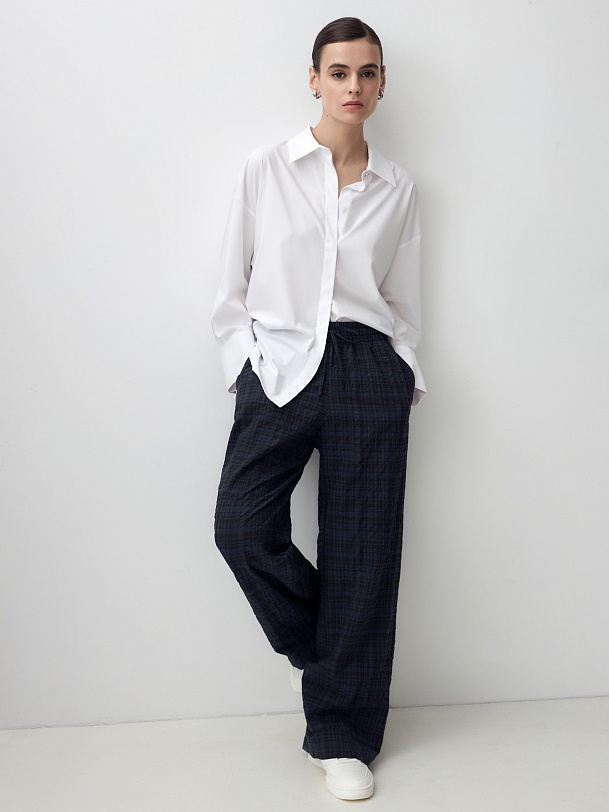 Брюки на завязках из фактурной ткани