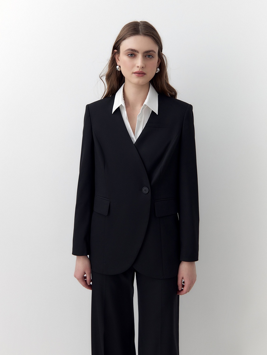 Приталенный жакет без лацканов