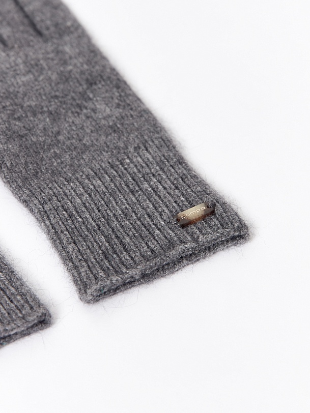 Мягкие демисезонные перчатки с ангорой