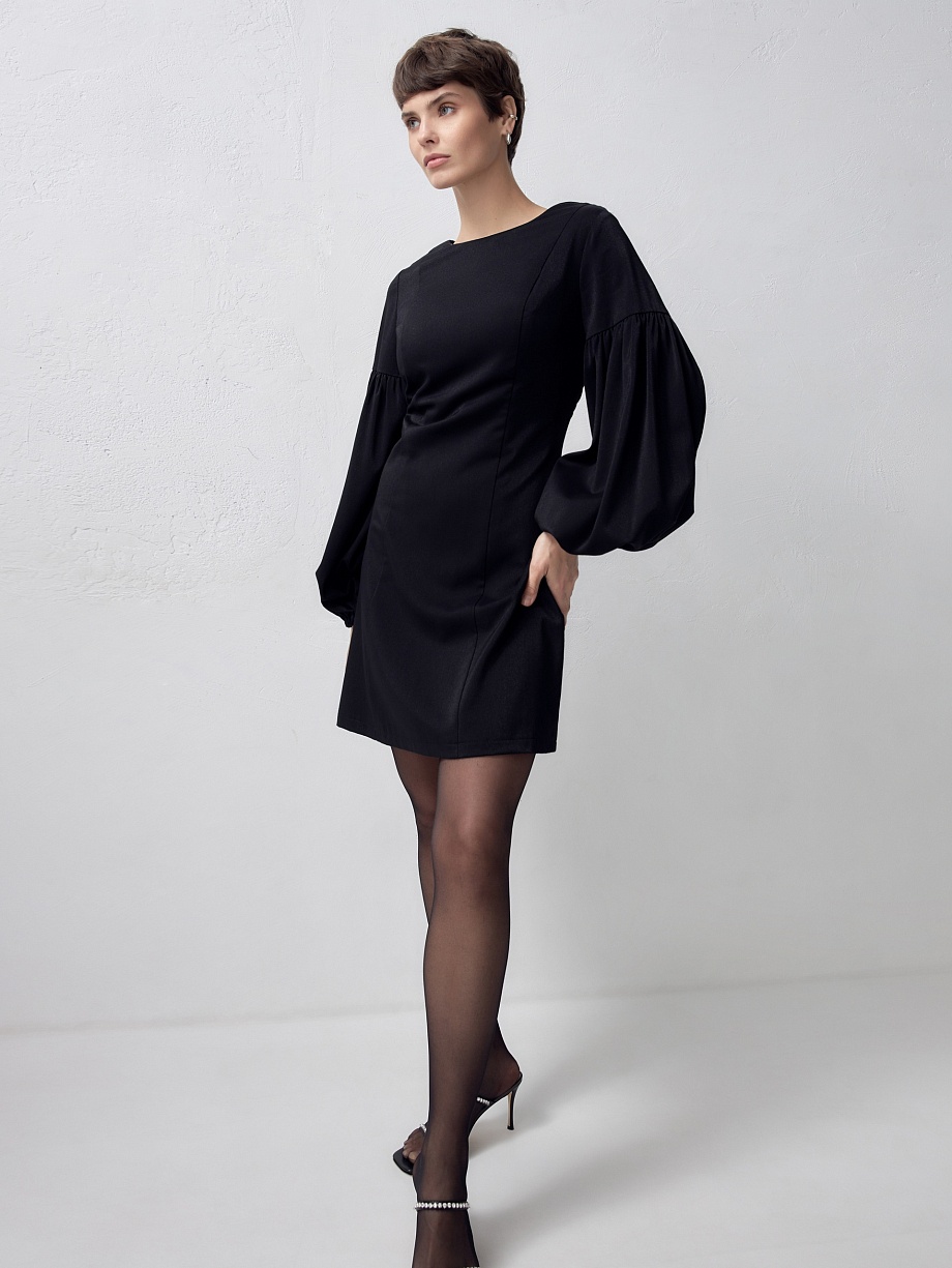 Короткое вечернее платье с объёмными рукавами