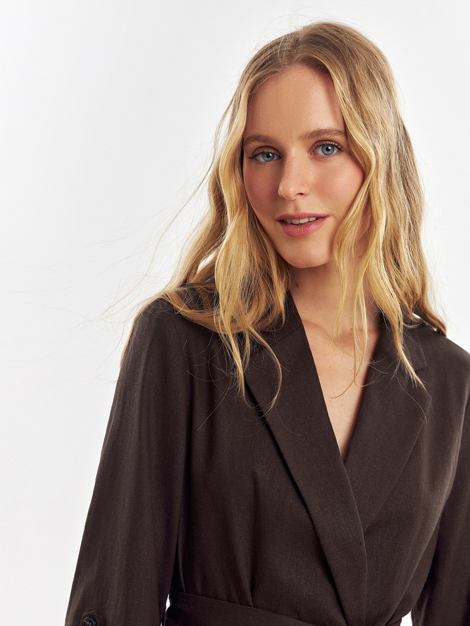 Классический двубортный жакет из льна