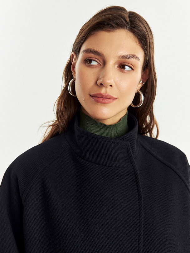 Полупальто из шерсти с мембраной и утеплённой спинкой