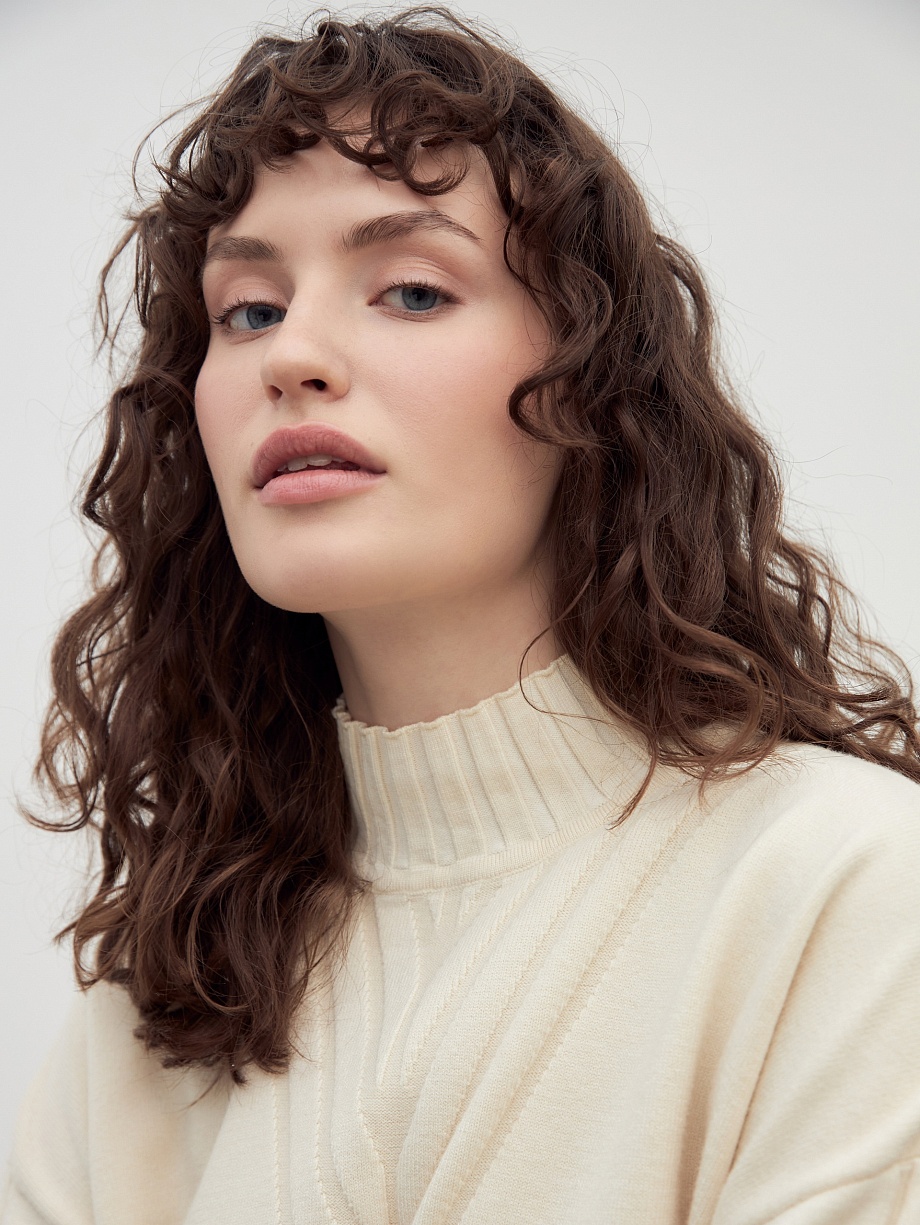 Свитер из вискозы и овечьей шерсти