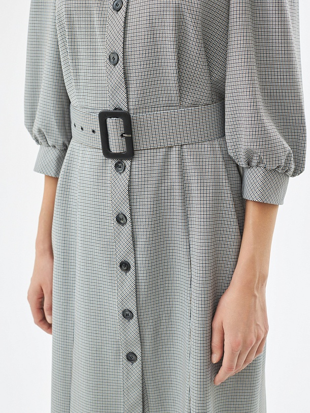 Приталенное платье из костюмной ткани