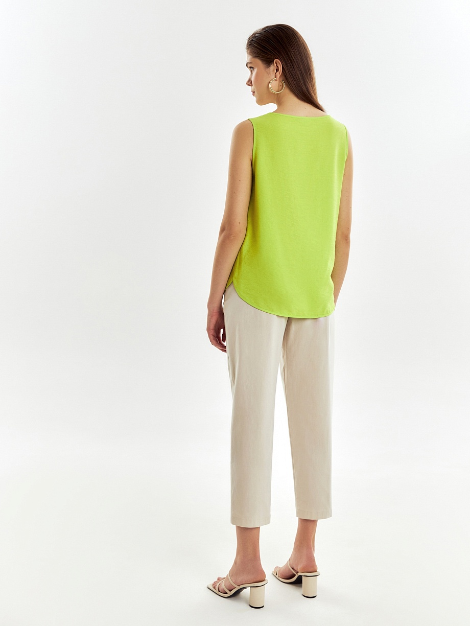 Яркий топ из вискозы