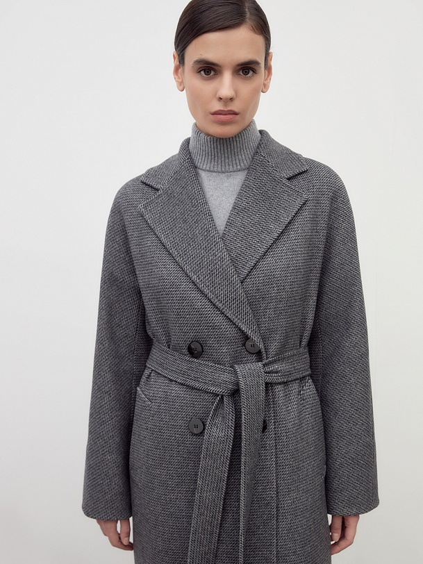 Шерстяное пальто с мембраной и утеплённой спинкой