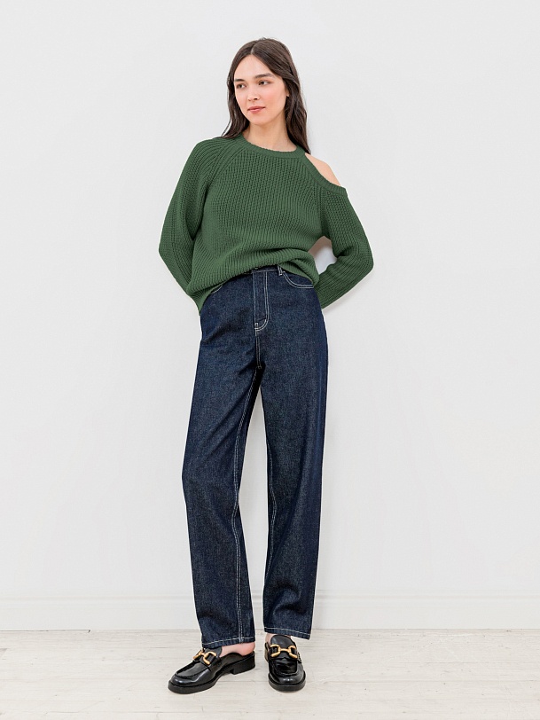 Джемпер с открытым плечом