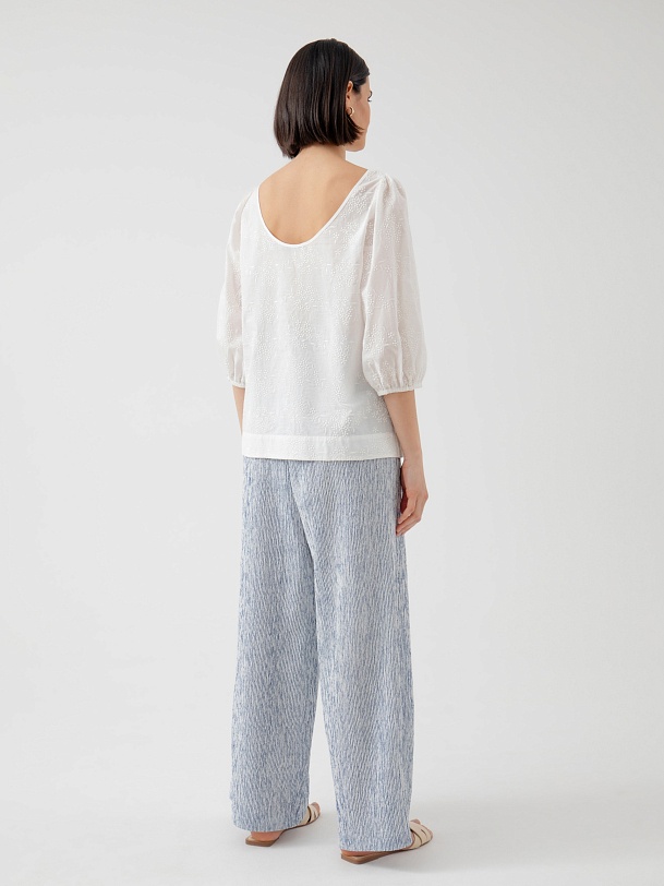 Хлопковая блуза  с объёмными рукавами и открытой спиной