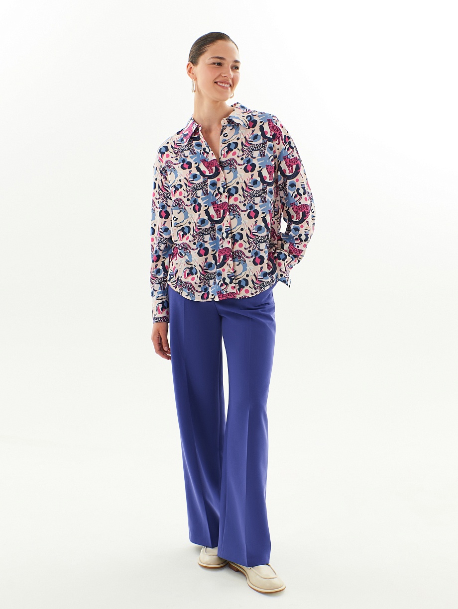 Свободная блуза на пуговицах из вискозы в анималистичном принте