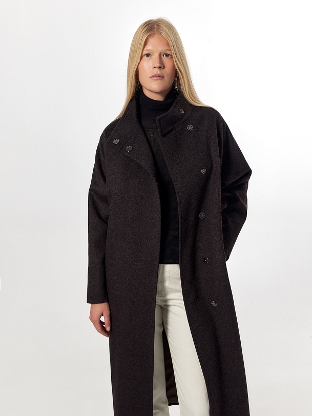 Шерстяное пальто с мембраной и утеплённой спинкой